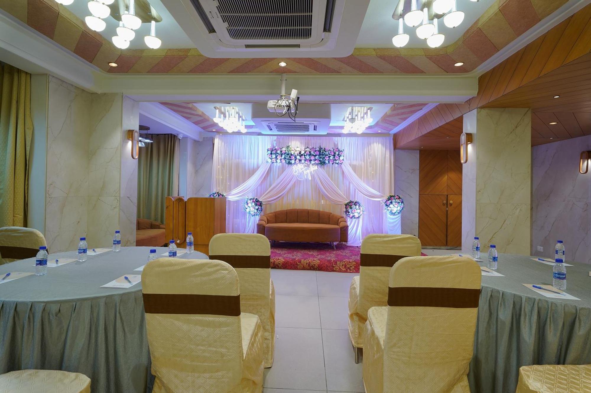 Artilla Inn Ahmedabad Eksteriør billede